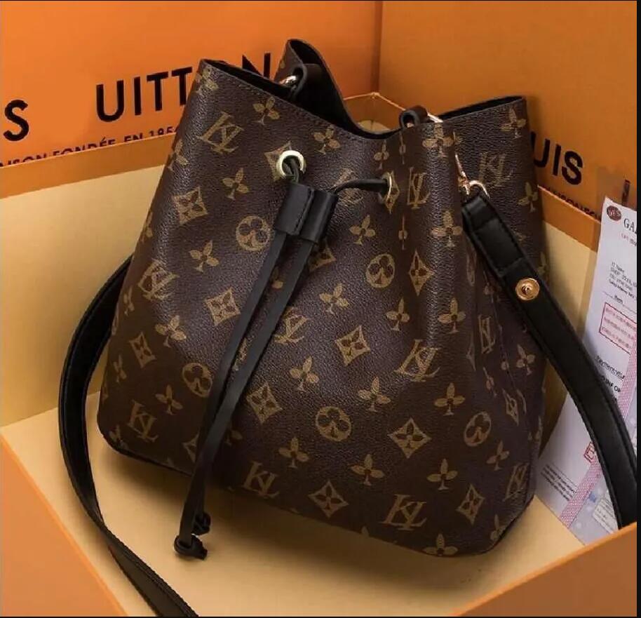 2023 Designers 3 PCS / SET MULTICOLORES SCHAPS SOCH SAGS SAGS LUMBRE LUMBRE FEMMES STRAPE CROSSS-FOBRESS PROSSE SAG MESSAGNER Sac à main Louiseit