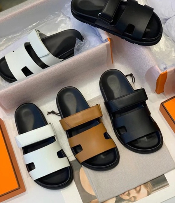 Créateurs de mode Modes Velcro Pantoufles Sandales Noir Blanc Marron Chaussures pour femmes