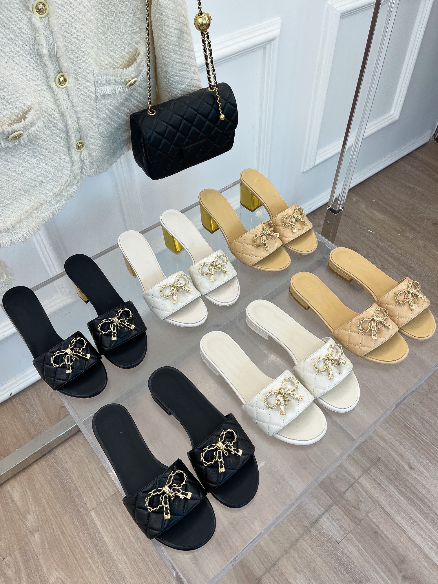 2023 Nouvelle tendance Pantoufle de designer à fond épais Femme Mode Pantoufles à talons hauts Pantoufles Ladys Été Pantoufles d'intérieur en ple