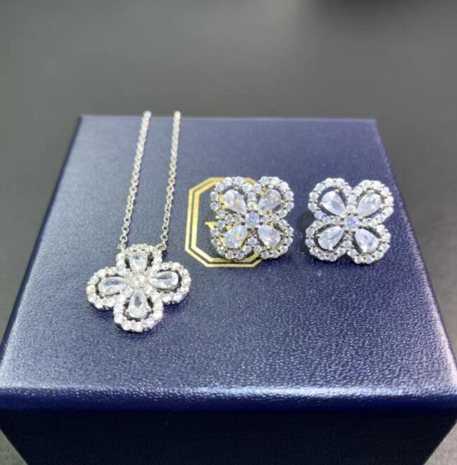 Fashion Accessories Fashion Necklace Bracelet Earrings for New Fashion Clothing Full Diamond Earrings Wristbands Classic Gold-image-916084198