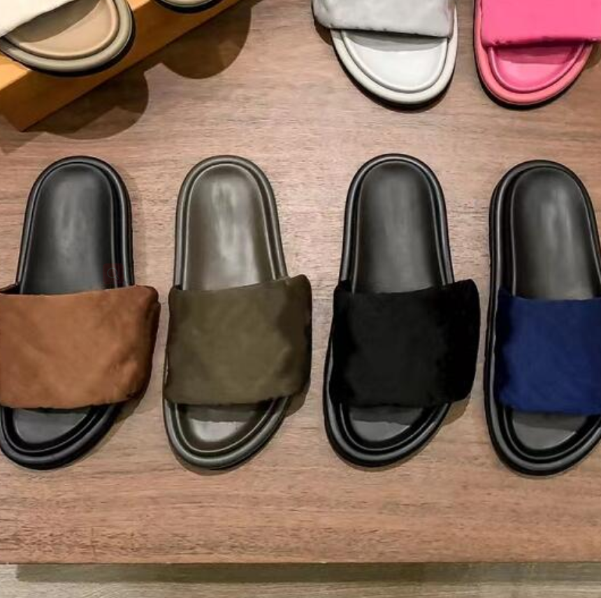 

Designer Pool Pillow Slippers Comfort Fashion Show Sandals New Lady Embossing Slipper Flat Shoes Leather Sandal Sunset Rubber Outsole Slides, Not sent separately