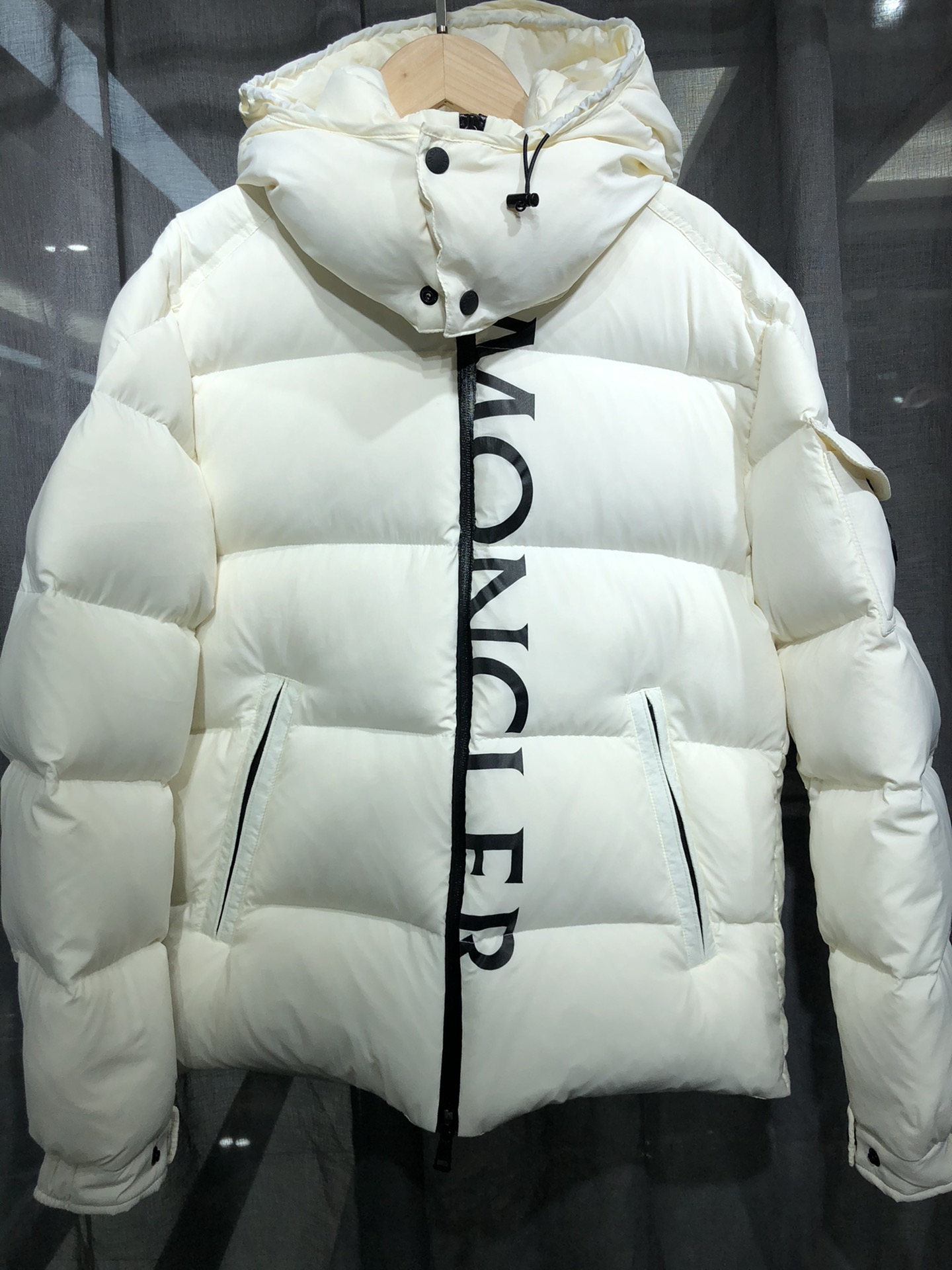 

Moncler Mens Plus Coat Down Coat Letter Print Black White Size 1/2/3/4/5