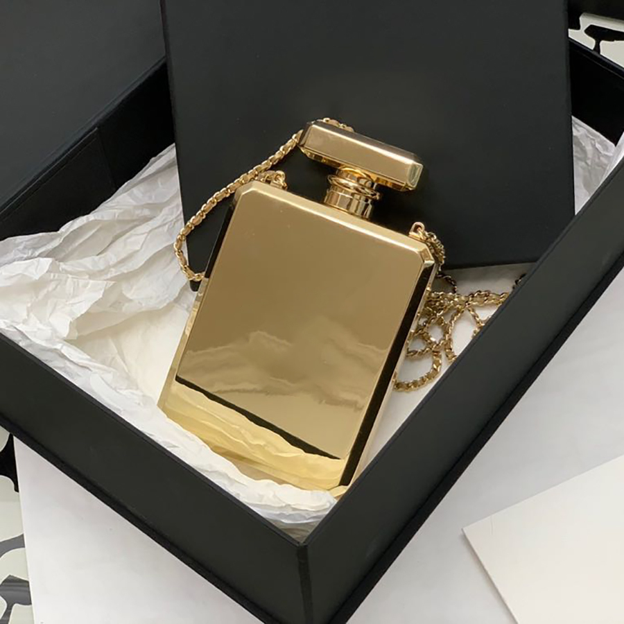 

Diamond Lattice Crossbody Bag: Luxe Designer Perfume Holder 2022 with Sheepskin & Chain Strap - Boxed