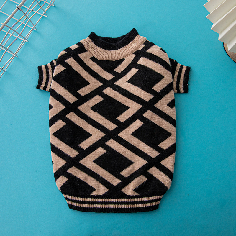 

Dog Apparel Designer Dog Clothes With Classic Letter Pattern for Bulldog Chihuahua Puppy Winter Sweater Warm Pet Sweaters Cat Sweatshirts Dogs Coat XL A366, Black