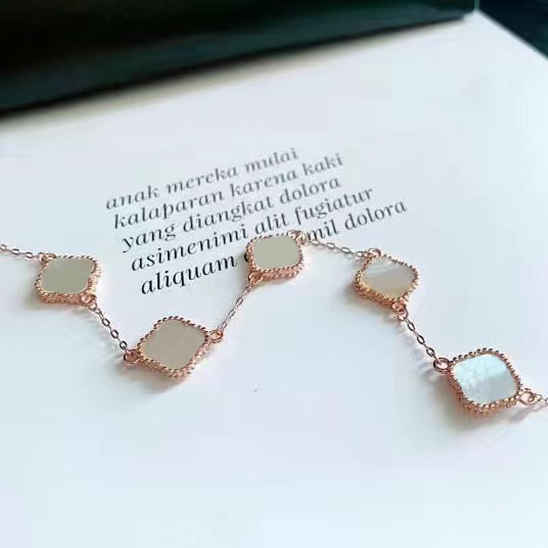 New Fashion Clover Charm Bracelet Gold Plating Stainless Steel Bracelet for Gift-image-797891348