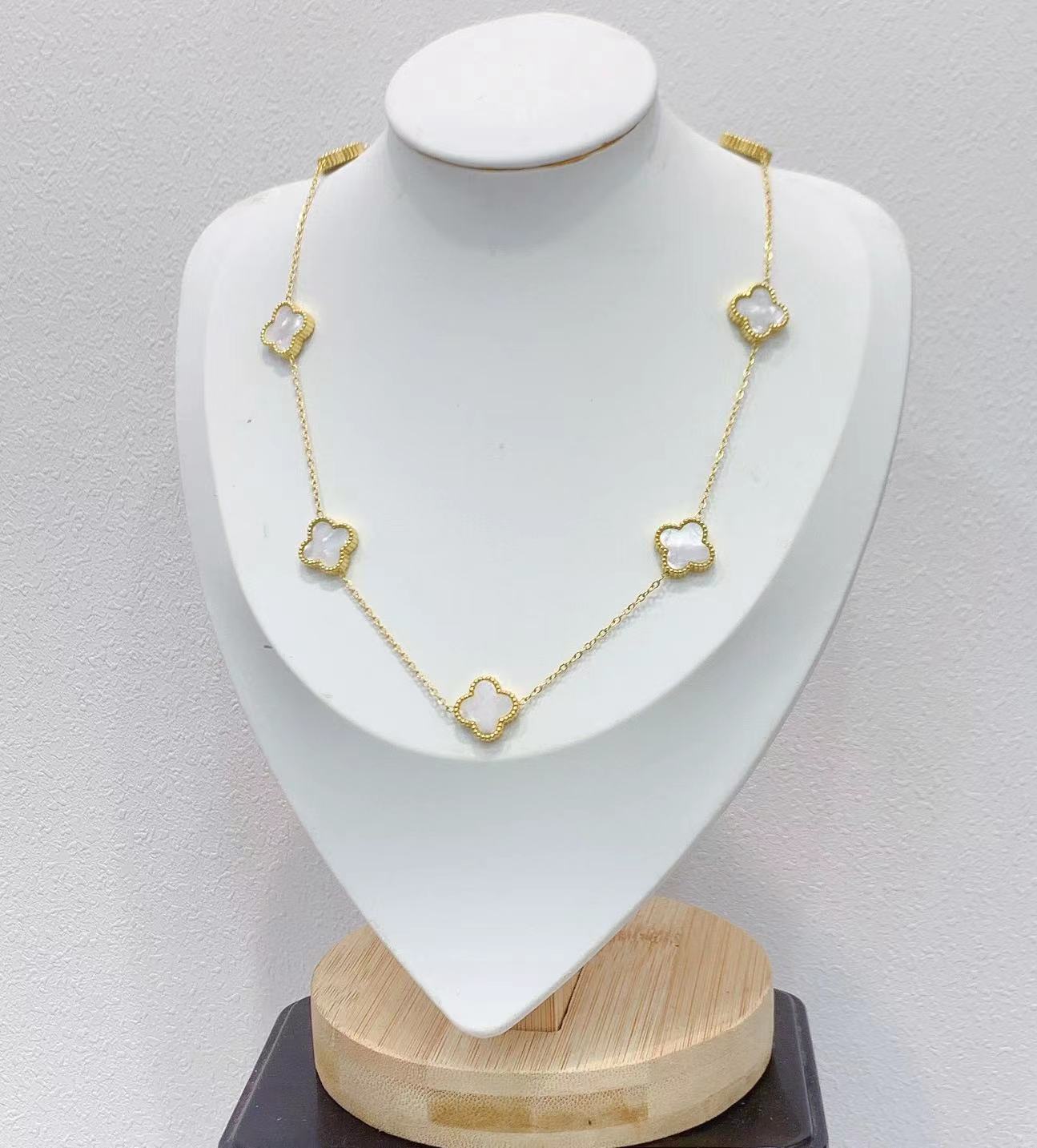Cute Women Clover Pendant Necklace Gold Plating Stainless Steel Bracelet for Gift-image-798264699