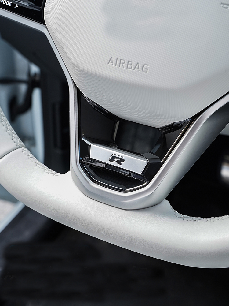 

Interior Accessories For Volkswagen New Touareg Golf 8 CC ID3 ID4 ID6 2021-22 ABS Steering Wheel Sequin R Logo Rline Logo Decorative Frame