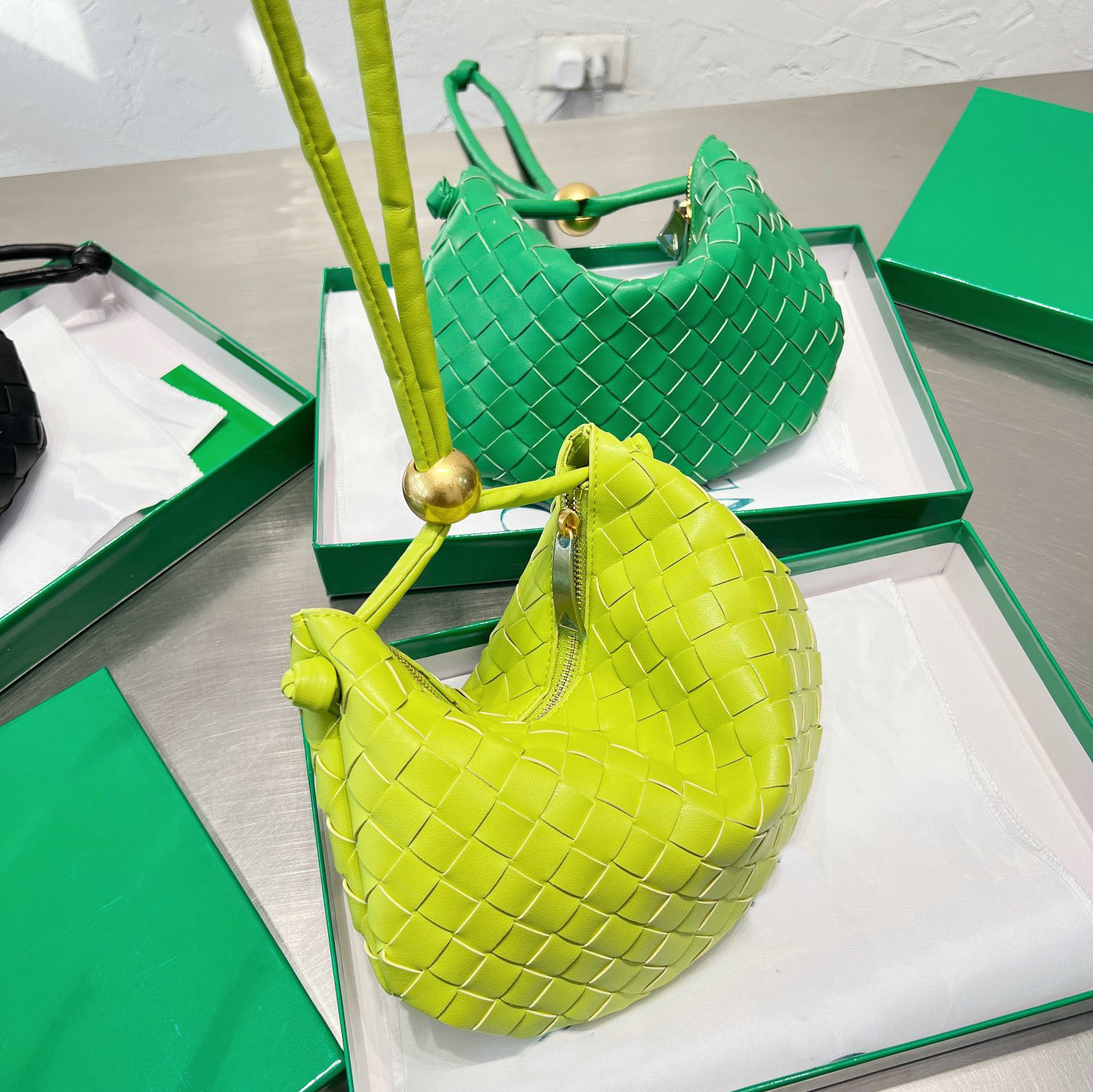 

Genuine Leather Woven Shoulder Bags Designer Women Handbags Luxury Soft Lady Bags Green Purses Messenger
