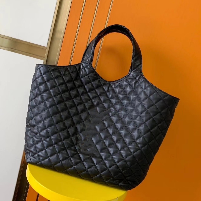

7A new top leather ladies tote bag luxury designer shoulder large capacity diamond ICARE shopping classic fashion retro British style brand mother 698651, Black