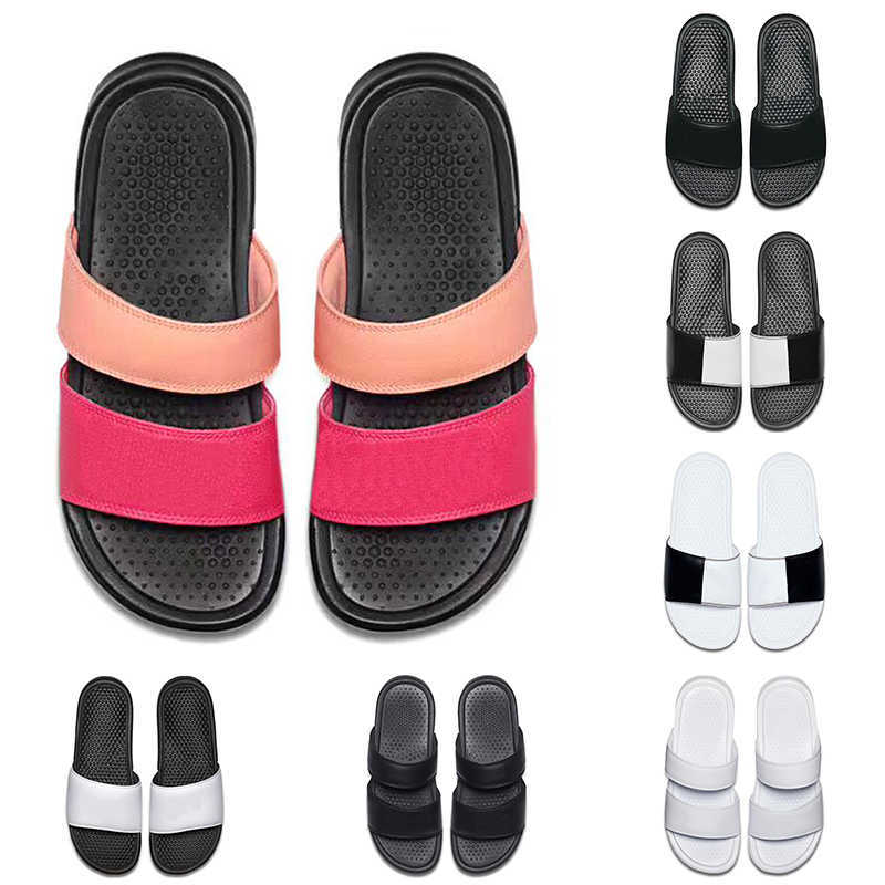 wholesale hommes femmes designer BENASSI ultra pantoufles noir blanc pour l'été plage hôtel salle de douche intérieure Sandales antidérapantes po
