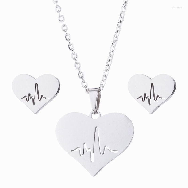 

Necklace Earrings Set Female Simple Metal Flat Heart Shaped For Women, Picture shown