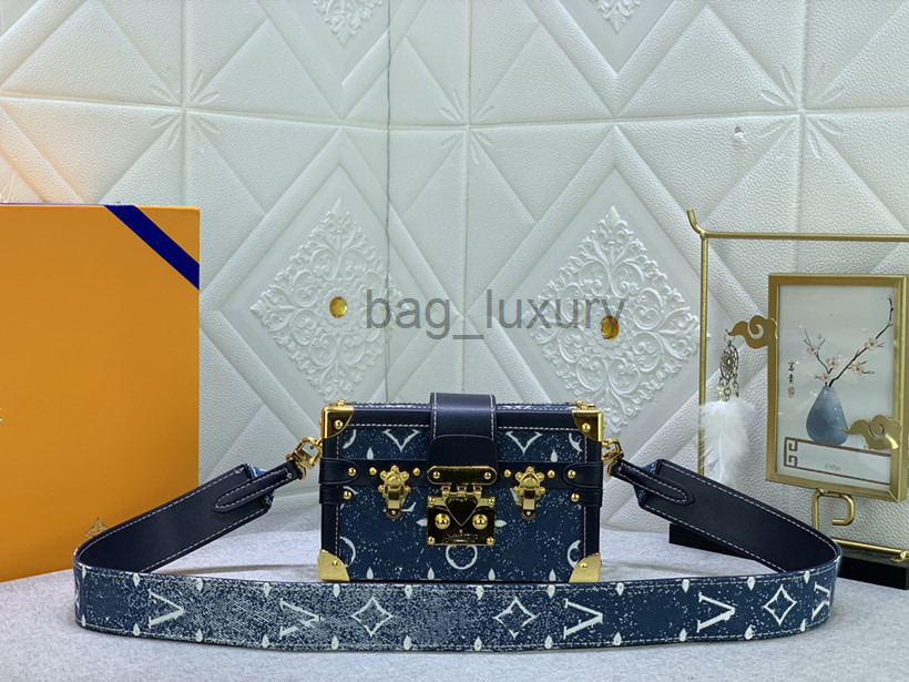 

Shoulder Bags Women Petite Designer Malle Denim Jacquard Bag Luxurys Designers Bags Slock Monograms Printed Trunk Shoulder Handbag Genuine Leather, 88
