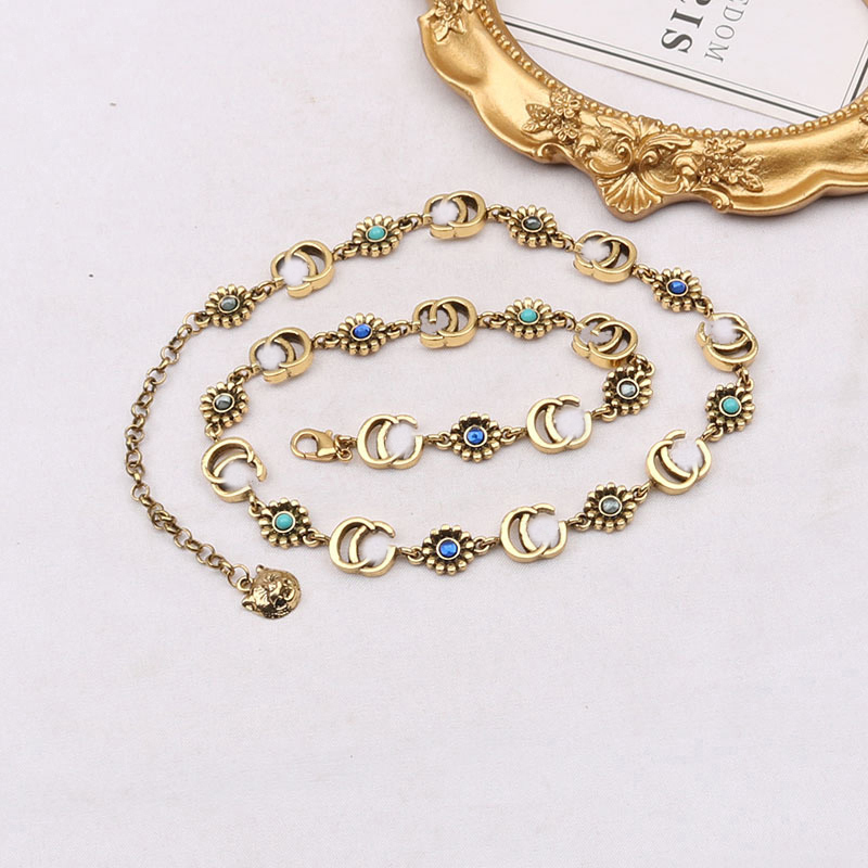 

Famous Designer Brand Letter Pendant Necklaces Tiger Head Chain 18K Gold Plated Flower Crystal Pearl Rhinestone Sweater Necklace Women Party Jewelry Accessories