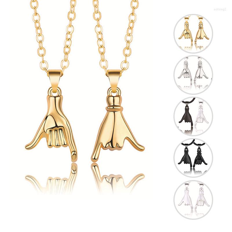 

Chains 2pc/set Fashion Creative Hold Hand Pendant Couple Necklace For Women Men 2022 Trendy Clavicle Chain Valentine's Day Jewelry Gift