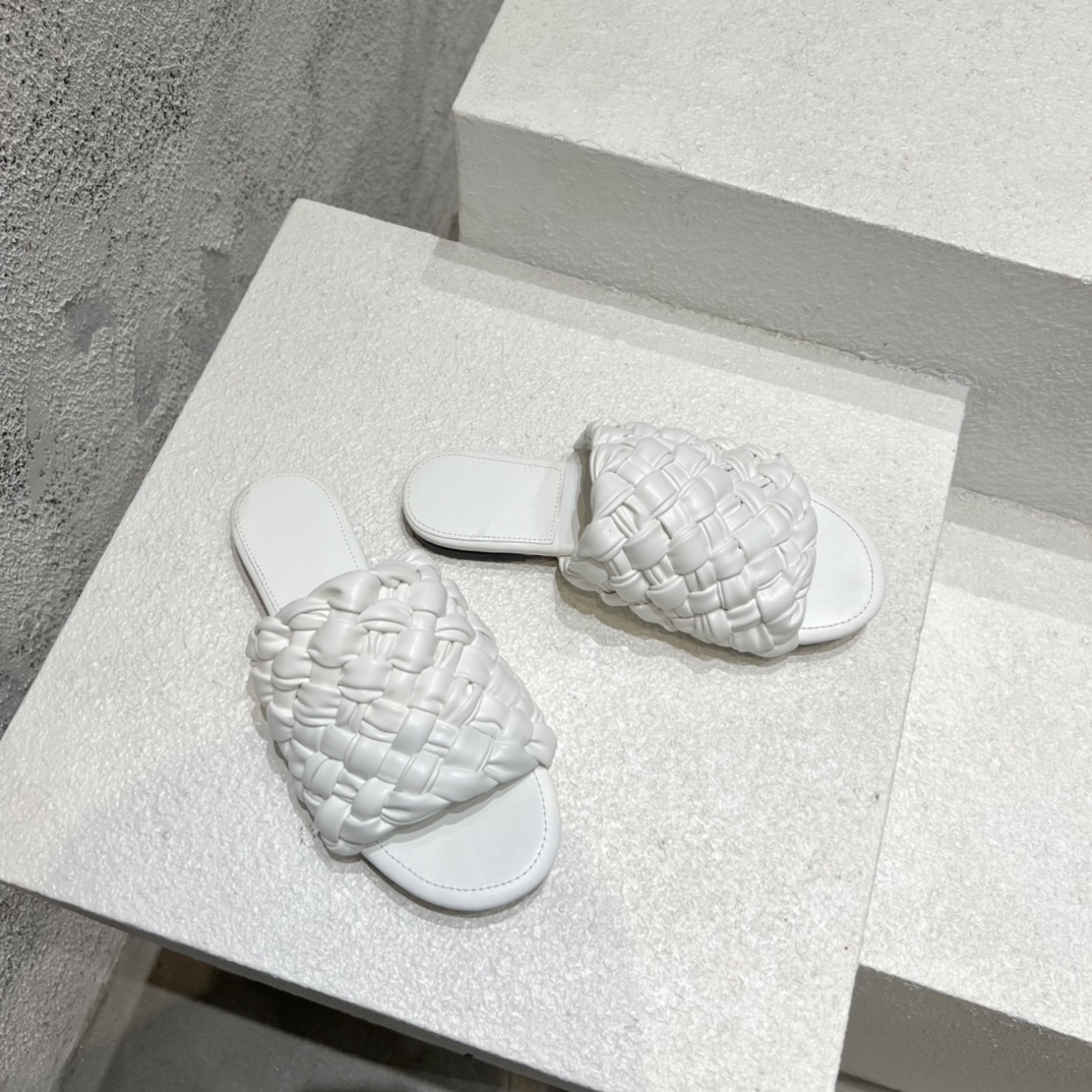 

2022 new designer low-heeled slippers square head large braid in summer beautiful Euro 34-42 US 3.5-11, Yellow