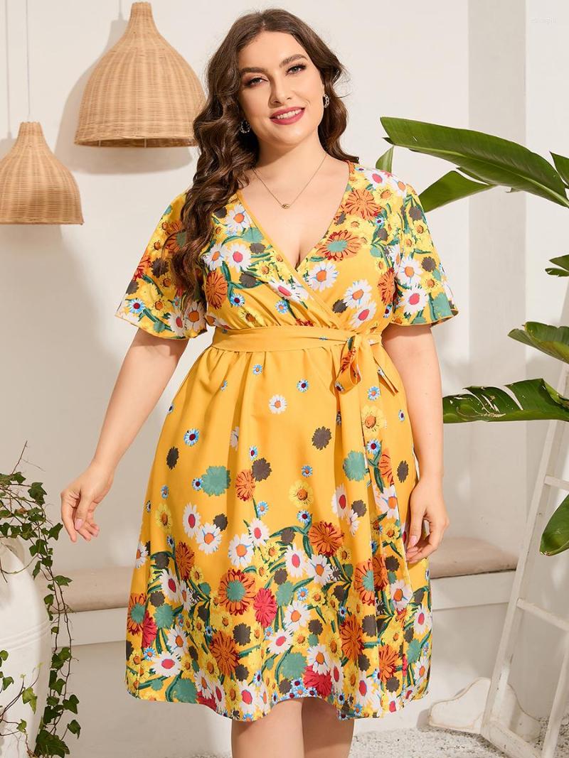

Plus Size Dresses 5XL Casual Dress Woman 2022 Summer V Neck Short Sleeve Floral Print Yellow For Women Large Beach