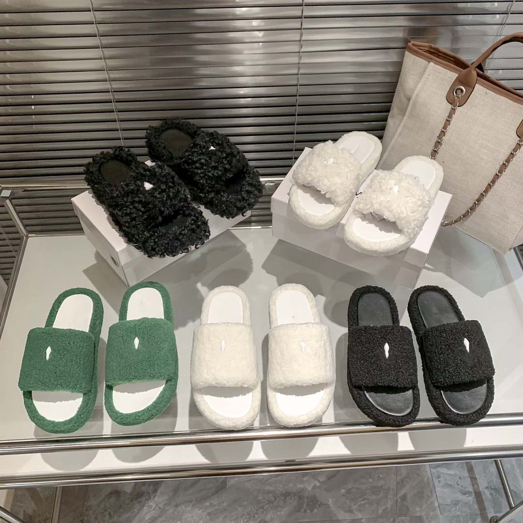 

New Fashion Slippers Metal Cross Button Leather Wool Insole Plush Designer Women Scuffs Wool Flip Flops, Foam bag