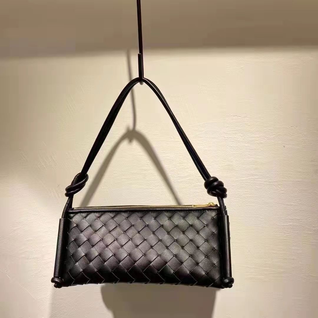 Sacs à bandoulière pour femmes Lady Weave Crossbody Bag Sacs à main élégants en cuir sous les bras Sacs à provisions Triangle classique