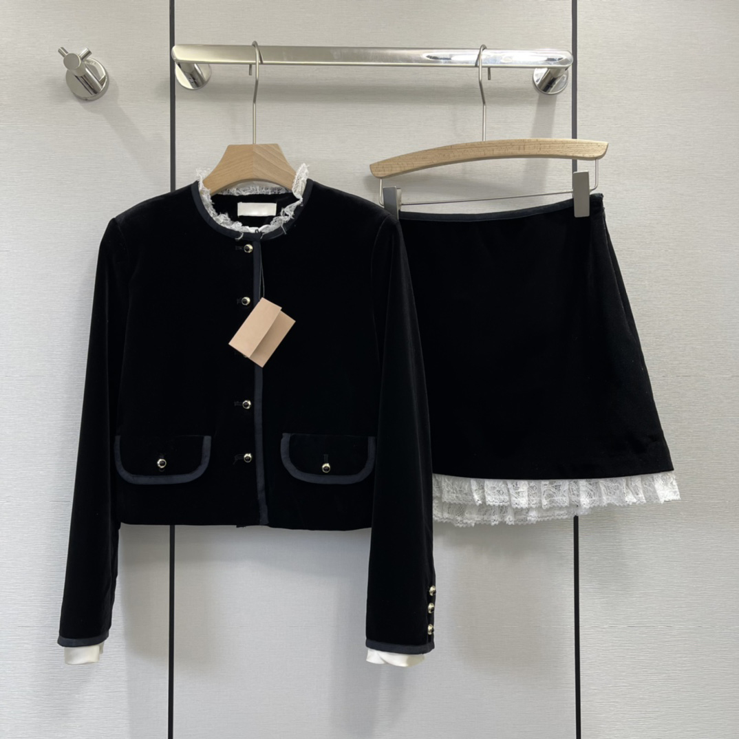 

2022 women's designer two piece dress sets outfit suits with single breasted girls milan runway velour outwear blazer crop top jacket coat and mini a-line skirts, Black