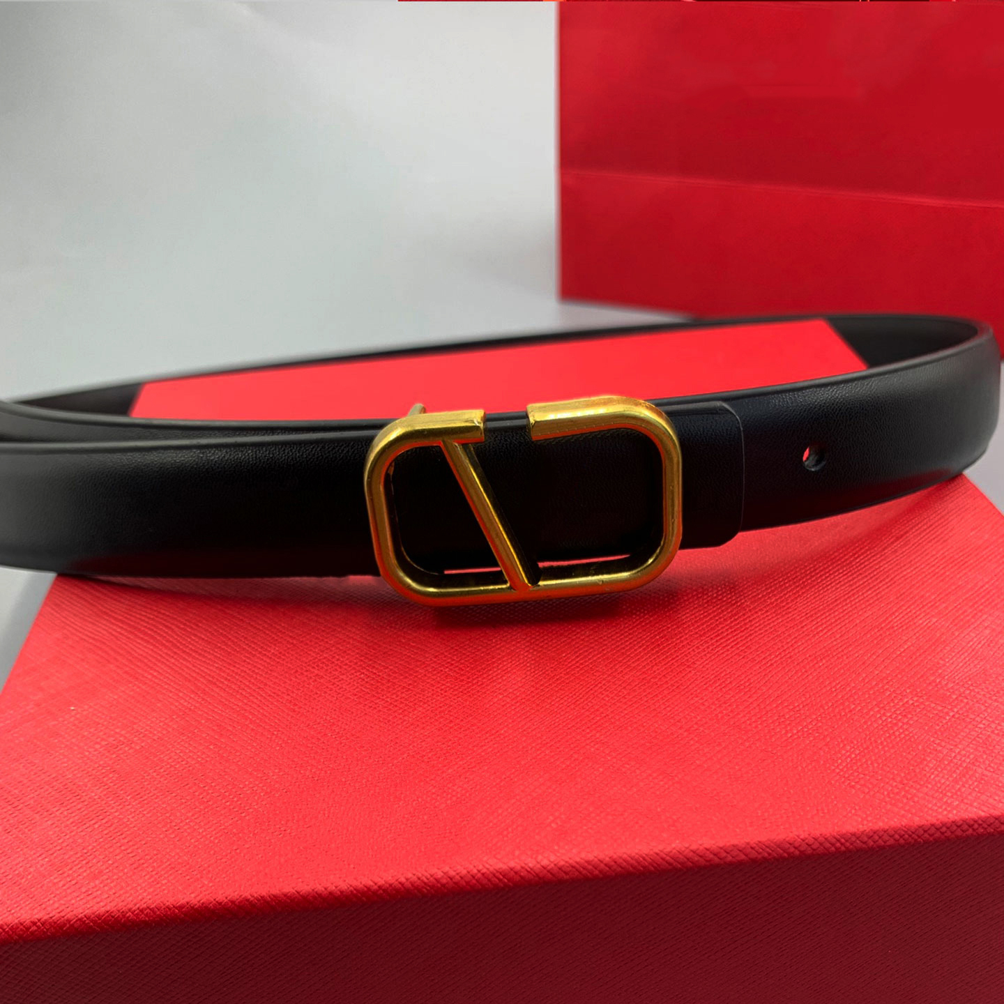 

Belts for Women Designer Luxurys Designers belt letter leather business leisure Graceful and elegant woman belts Valentine's Day Gift very good, Black