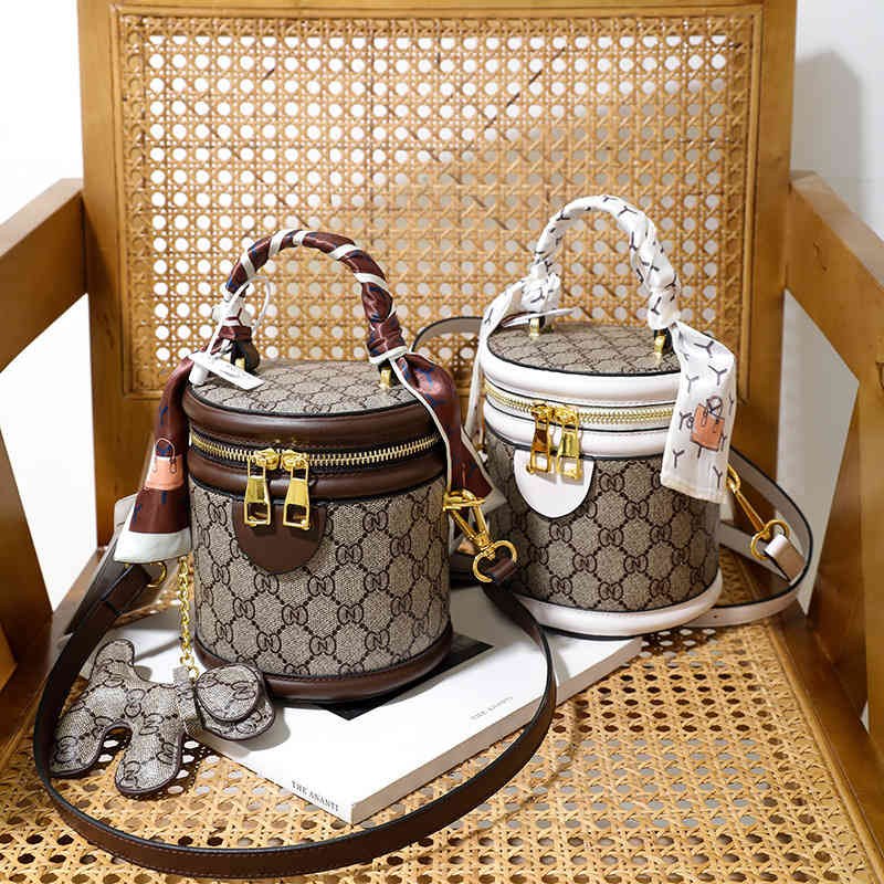 

Bags Advanced style women's bag 2022 new flower bucket versatile One Shoulder Messenger Bag Purses, White