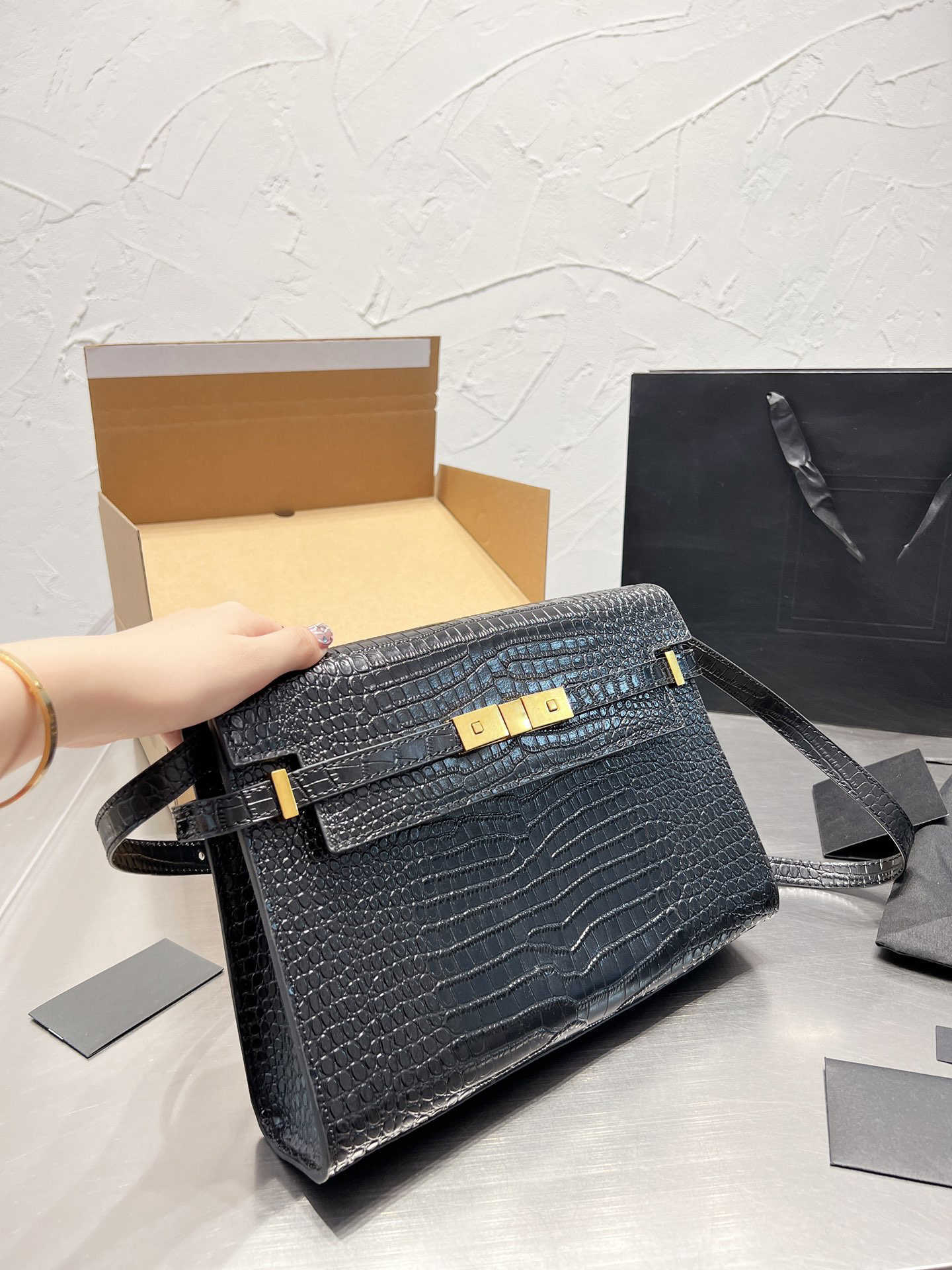 

Woman Handbag Designer Shoulder Bag Top Handle With Strap Crossbody Bags Plain Weave Classic Elegant Grace Crocodile Highs Quality Gold Hardw, Black