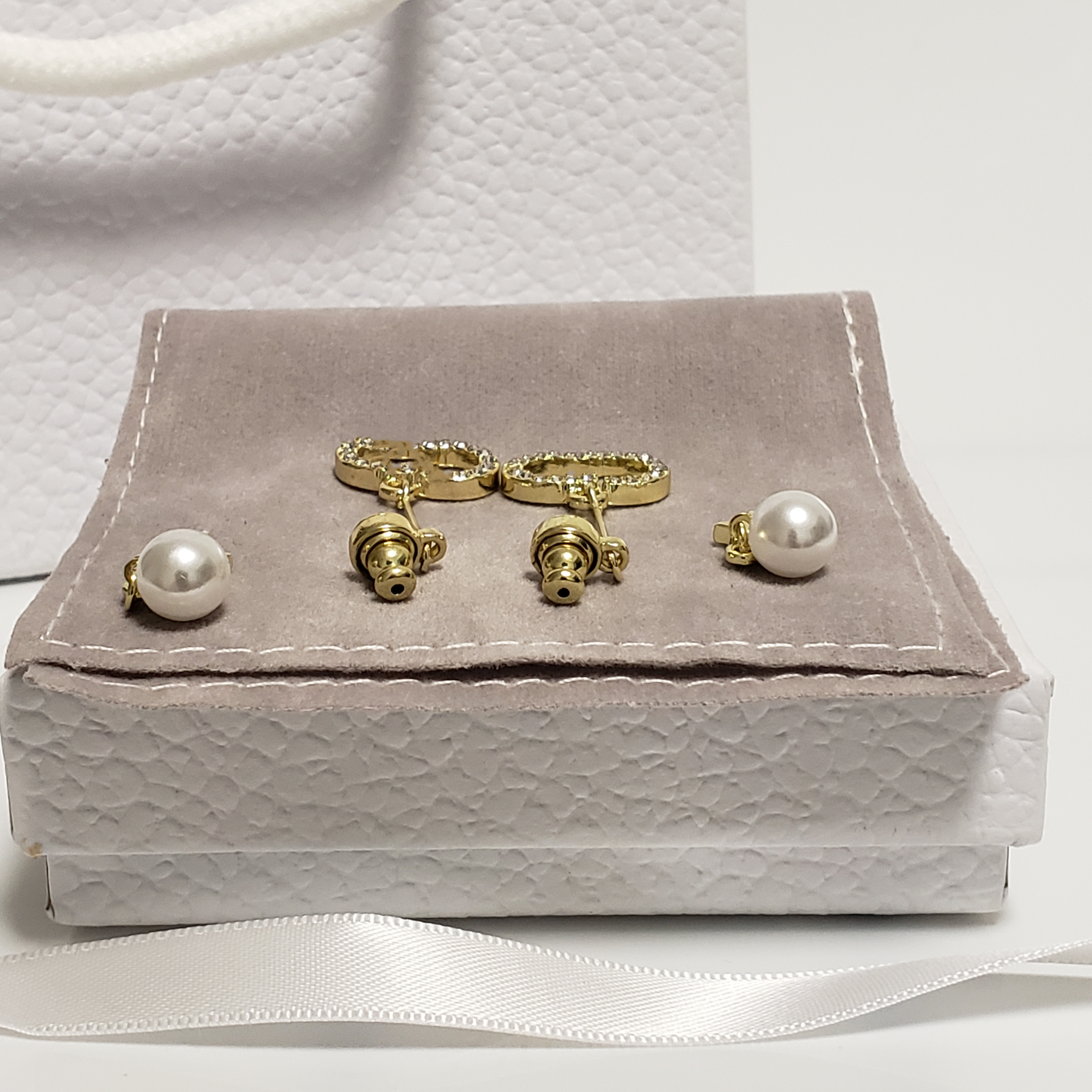 

High Quality Design Charm Women Pearl Earrings Designer classics simple Jewelry Design Earring