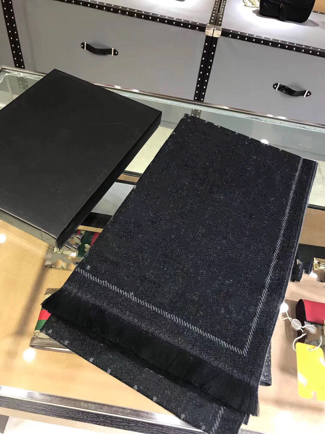 Femmes élégantes écharpe en cachemire pleine lettre imprimé foulards doux au toucher chaud enveloppes avec étiquettes automne hiver longs châles