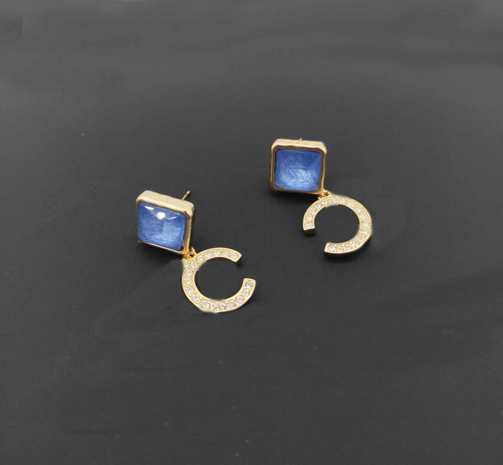 

2022 Top quality Charm drop earring with blue crystal square shpae in 18k gold plated and sparkly diamond have box stamp PS7140A