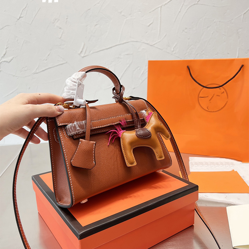 

2022 top luxury birkin bags classic designer bag leather handbag high quality luxurious dinner bag designers woman portable messenger crossbody the totes, Black