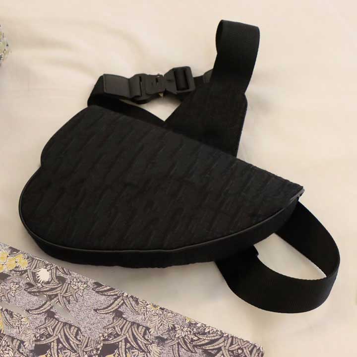 

TS Solid Bags Mens Womens Chest Luxury womens Designer Messenger Bag top Quality Black Mini pattern classic lady, I need see other product