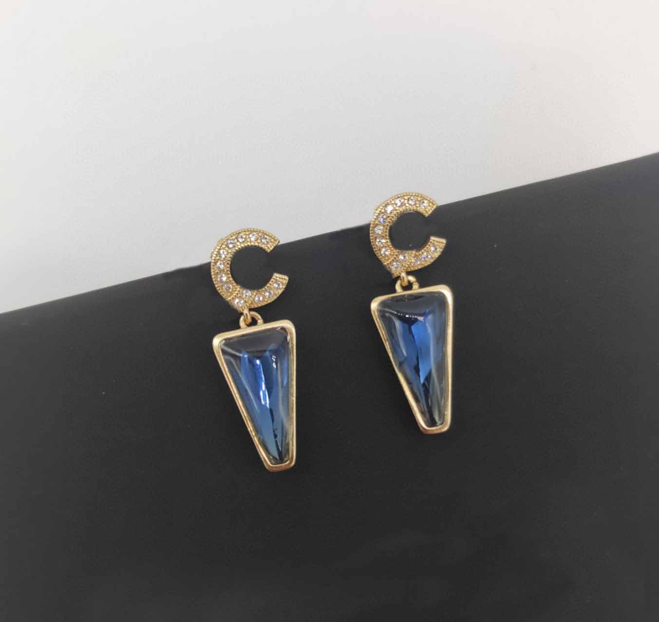 

2022 Top quality Charm drop earring with blue crystal in 18k gold plated and sparkly diamond have box stamp PS7139A