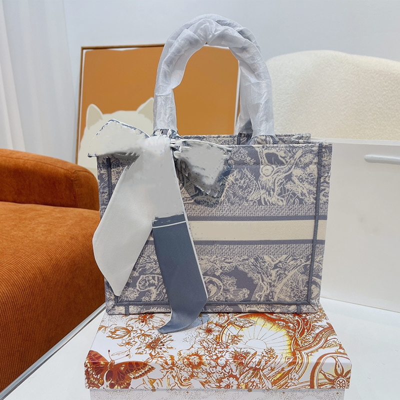 2022 Woman Fashion Tote Bag Designer Sac ¢ main sacs de broderie Lady Brodemery Handsbag Luxury Sacs Sacs Portefeuille Crossbodybody Jungle Colle