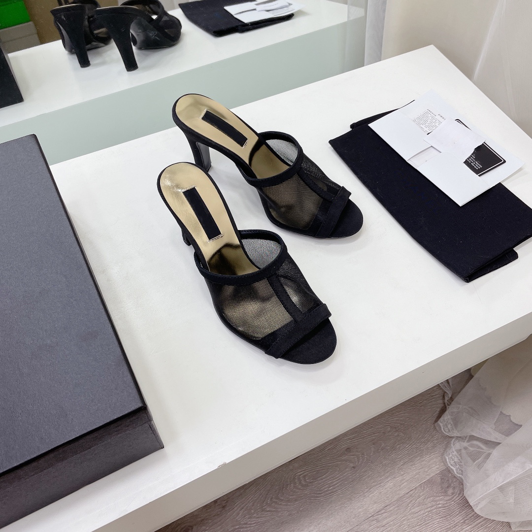 

New women's sandals in spring and summer 2022 round headed retro Pearl Hardware buckle women's shoes of the same star net surface Euro 34-40 US 3.5-9, Black