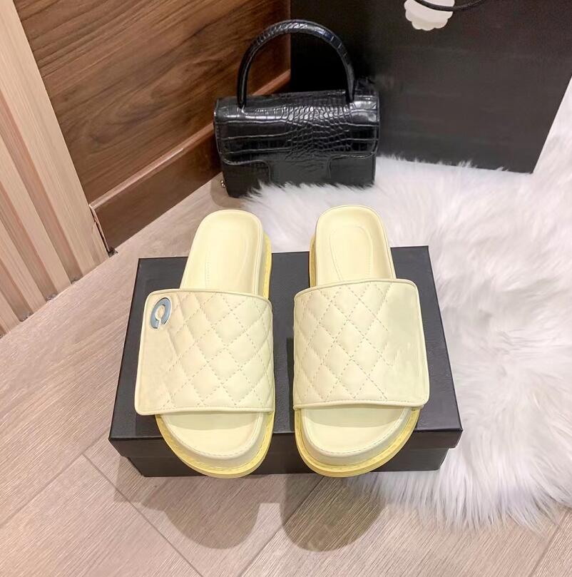 

Color Letter Slipper Flat Bottom Designer Shoes High Quality Leather Slippers Women Leisure Velcro Sandals Fashion Outdoor Beach Shoe Flip-Flops, Not for individual sale