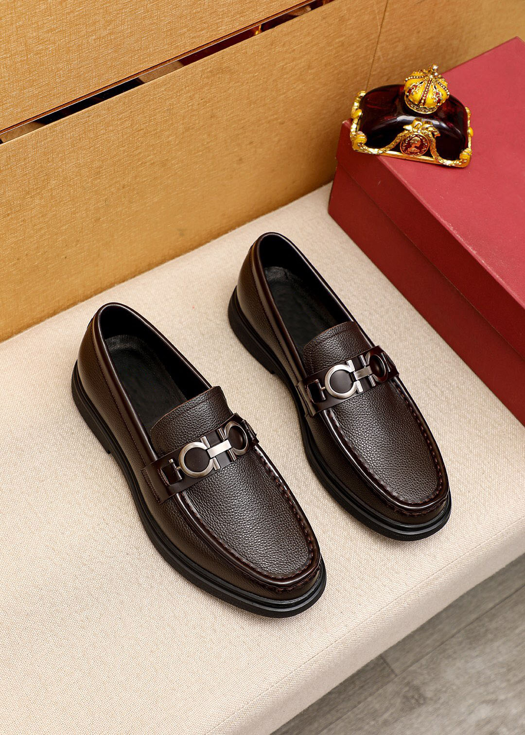 

New Arrivals Mens Classic Business Flat Shoes Brand Designer Formal Red Bottom Genuine Leather Party Dress Shoes Men's Casual Loafers Size 38-45, Black