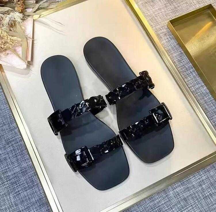 

Fashion Flip Flops Flat Bottom Slippers Designer Womens Sand Beach Slipper Chain Buckle Latch Sandal Scrub Letter Outdoor Summer With original box
