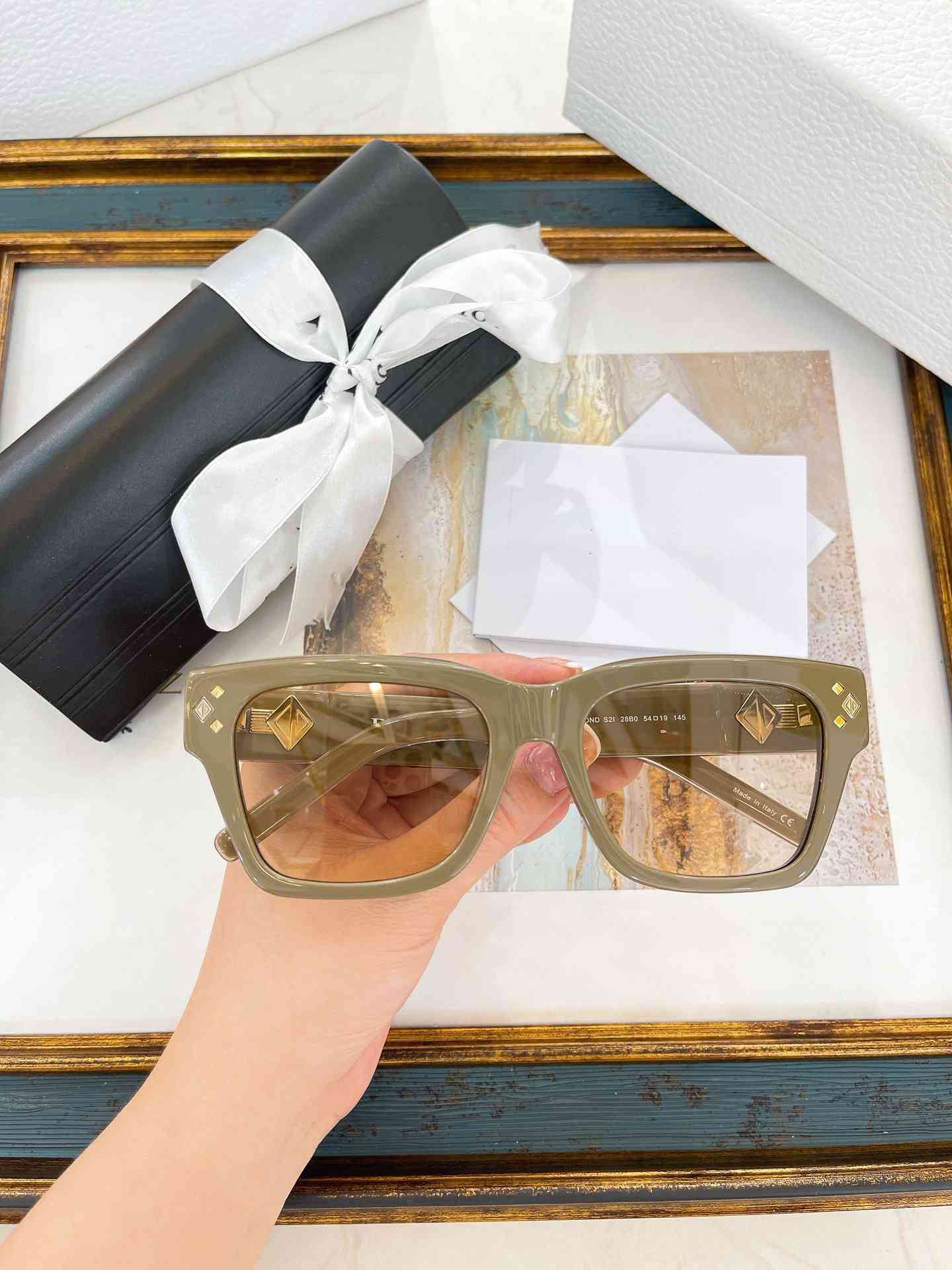

Designer Sunglasses for Women Top High quality Polaroid Lens Sunglasses Wholesale