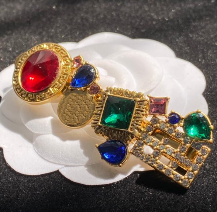 

Micro Inlays Crystal Hair Clips Women Elegant Snap Barrettes Stick Hairpin Medusa Portrait Side Clip Greece Meander Pattern Hairs Card Jewelry Accessories jjk89