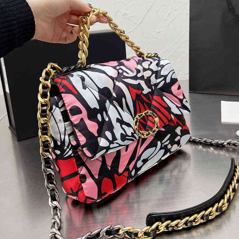 

CC Bag Shopping Bags Luxury 22ss Fashion Designer Totes Classic Plaid Chain Design Soft and Comfortable Satchel Retro Casual Versatile Shoul, Box