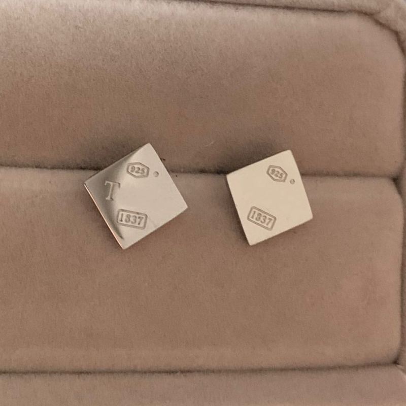 

Top Quality Luxury Designer Women Fashion Stud Titanium Steel Square Engagement Earrings
