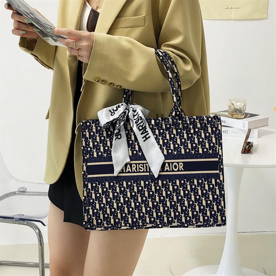 

Brand Bags Luxury Designer Bag women's bag new fashion version tote portable One Shoulder Messenger215e, Blue