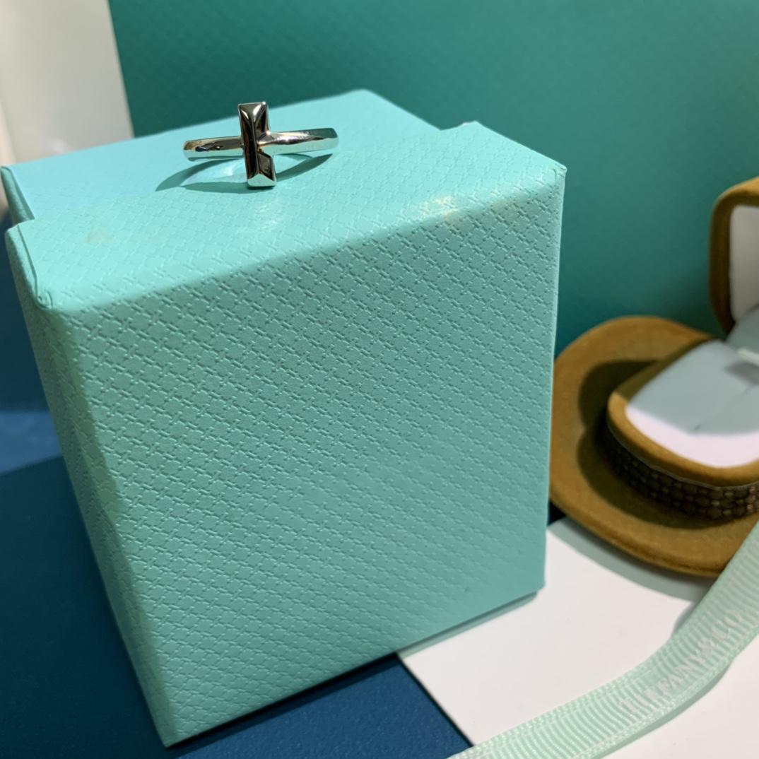 

Designers ring fashion women jewelry gift luxurys Diamond Silver Rose gold rings Designer couple jewelry gifts Simple personalized style very nice