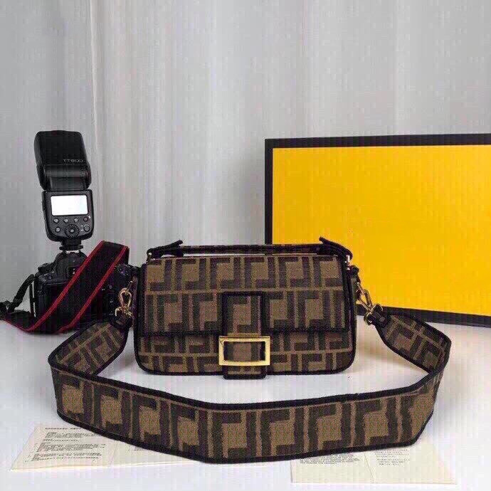 

5A unique Designer Shoulder Bag with detachable handle or shoulder strap, Brown