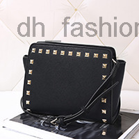 

European and American style new ladies trapeze shoulder bag handbag PU leather seven color a large number of shipping costs