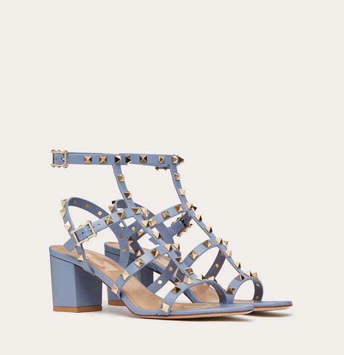 

Shoes summer Women Luxury Designer Brand Sandals Sophisticated Fashion Open Toes Leather Rivets Chunky Heel R Valentinoe''Valentinoity kbC