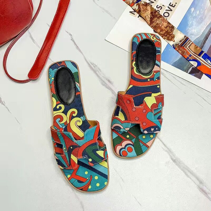 

famous brand Beach slippers Classic Flat heel Summer Designer Fashion flops leather lady Slides women shoes Hotel Bath Ladies sexy Sandals Large size 35-43, S22