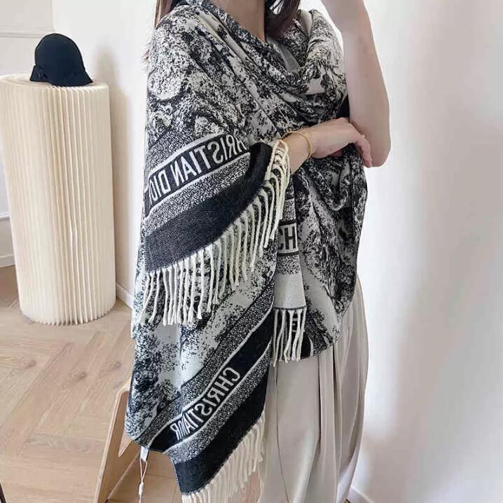 

Design scarf Autumn and winter new Zhao Liying star same imitation cashmere women's leisure long tassel warm shawl