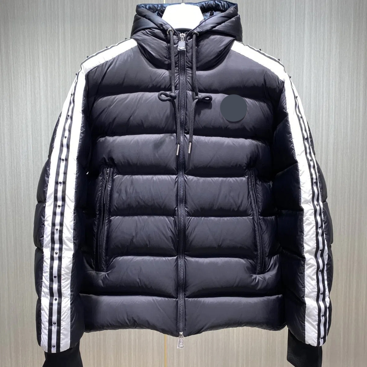 

Designer maya Men's Down Embroidered Badge Ladies Hooded Jacket Casual Sports Lightweight White Duck Down Warm Stand Collar Top Apparel Full Label, Supplement (not shipped separately)