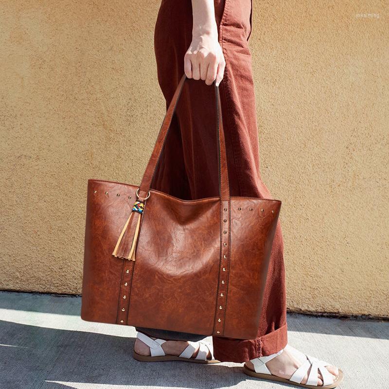 

Duffel Bags 2022 Lady Fashion Leather Traveling For Business With Women Luxury Imitation Brands, Black